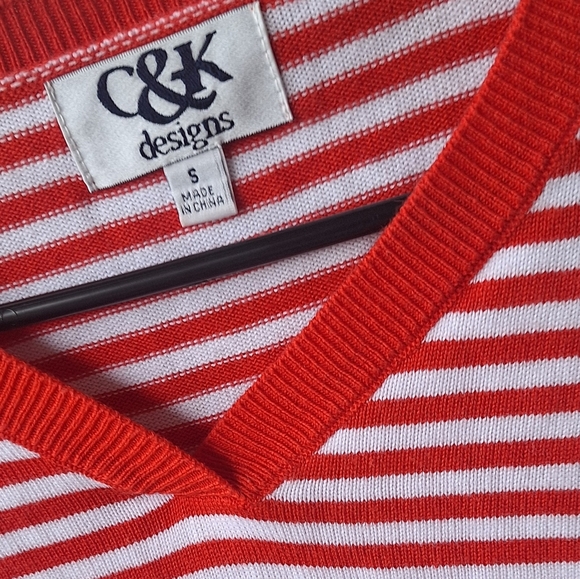 C&K designs Women's Sweater Size S - Picture 5 of 5